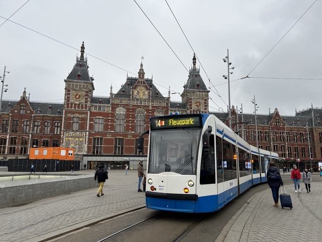 Foto van GVB Siemens Combino 2071 Tram door Stadsbus