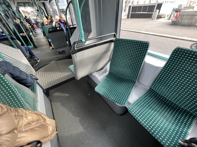 Foto van BVB Siemens Combino 324 Tram door_gemaakt Stadsbus