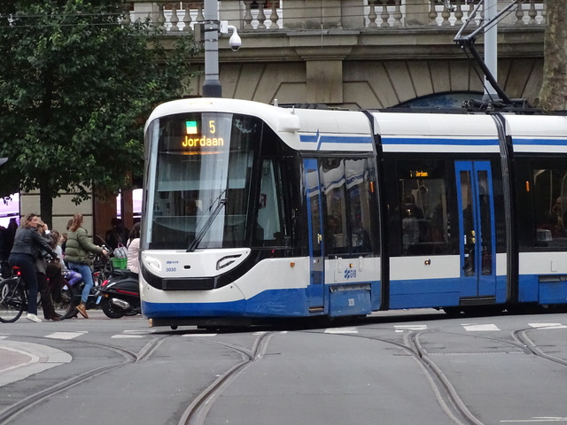 Foto van GVB 15G-tram (Urbos) 3030 Tram door_gemaakt HeelHollandSpot