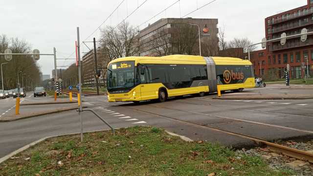 Foto van QBZ Heuliez GX437 ELEC 4808 Gelede bus door_gemaakt Sneltram