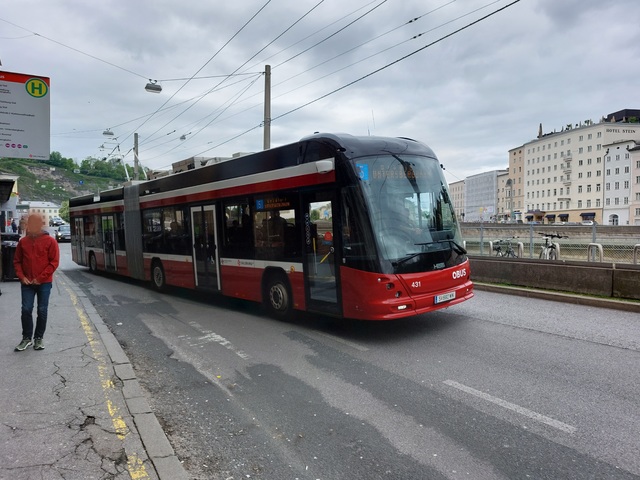 Foto van Salzburg Hess Swisstrolley 431 Gelede bus door Jossevb
