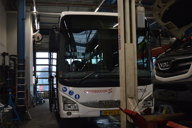 Foto van CXX Iveco Crossway LE (10,8mtr) 2706 Standaardbus door wyke2207