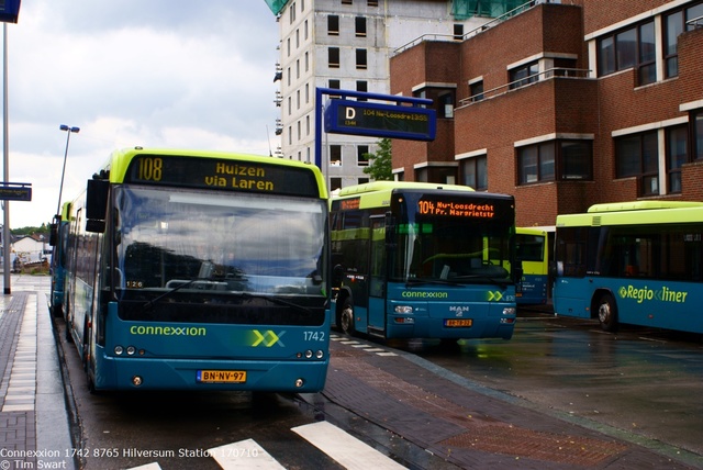 Foto van CXX VDL Ambassador ALE-120 1742 Standaardbus door tsov