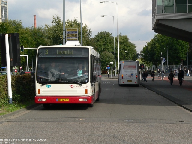 Foto van HER Den Oudsten B96 2244 Standaardbus door tsov