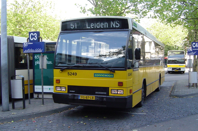 Foto van CXX Den Oudsten B88 5249 Standaardbus door wyke2207