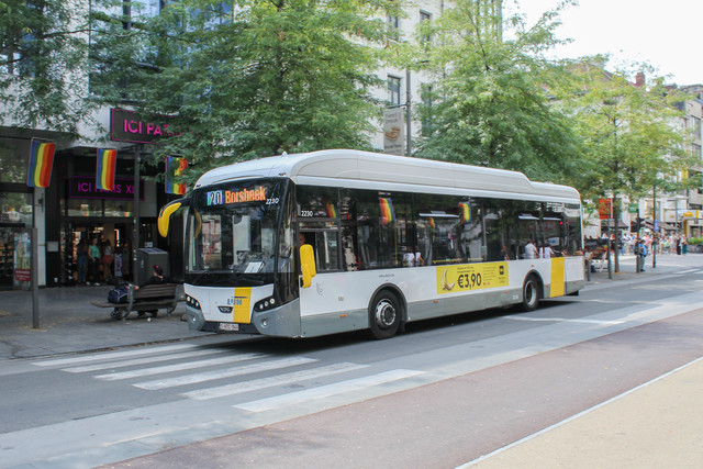 Foto van DeLijn VDL Citea SLE-120 Hybrid 2230 Standaardbus door MD2001
