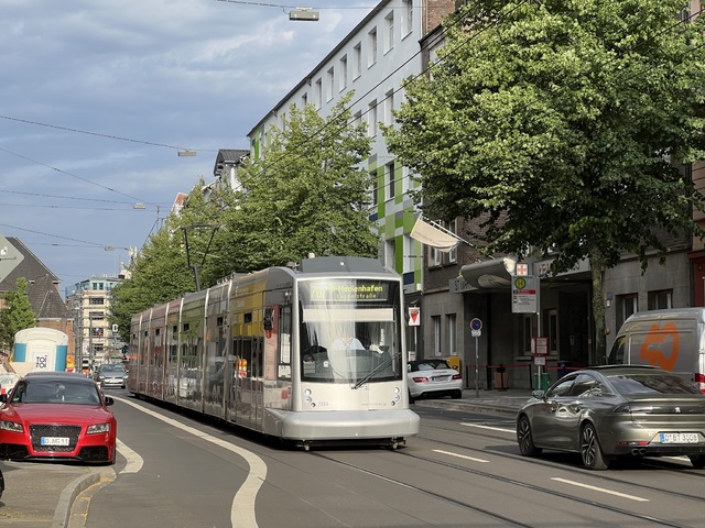 Foto van Rheinbahn NF10 2034 Tram door_gemaakt Stadsbus