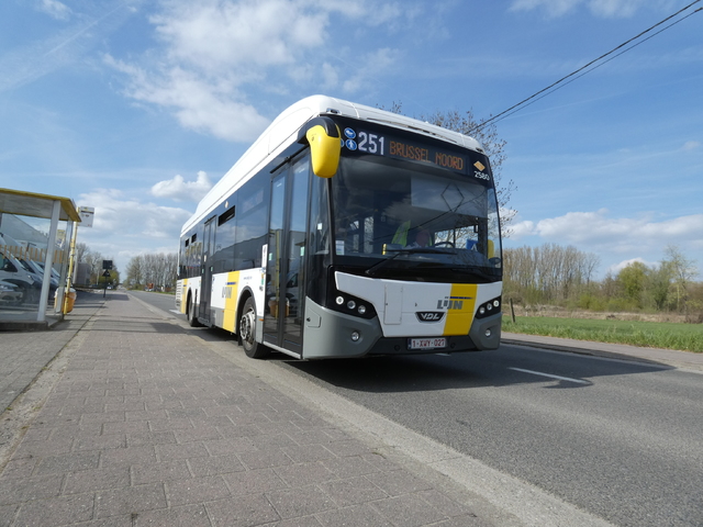 Foto van DeLijn VDL Citea SLE-120 Hybrid 2580 Standaardbus door Delijn821