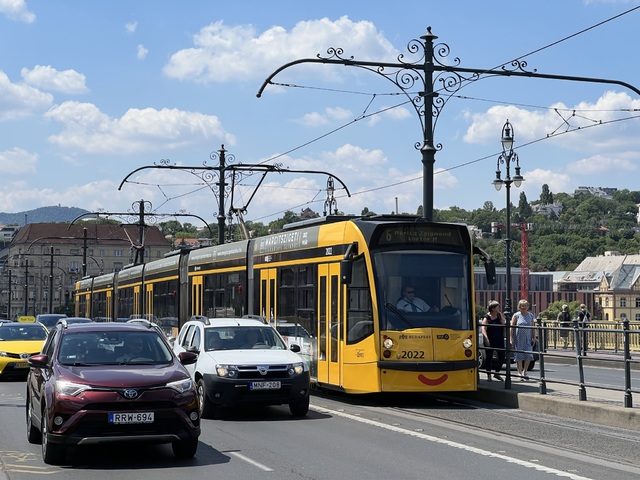 Foto van BKK Siemens Combino (2-richting) 2022 Tram door Stadsbus