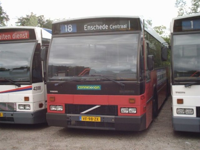 Foto van CXX Den Oudsten B88 4215 Standaardbus door PEHBusfoto