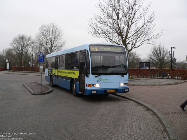 Foto van NN Berkhof 2000NL 1095 Standaardbus door tsov