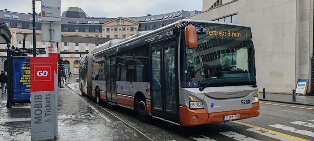 Foto van MIVB Iveco Urbanway 18 Hybrid 9280 Gelede bus door MHVentura