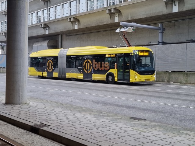 Foto van QBZ Heuliez GX437 ELEC 4829 Gelede bus door_gemaakt Tramspoor