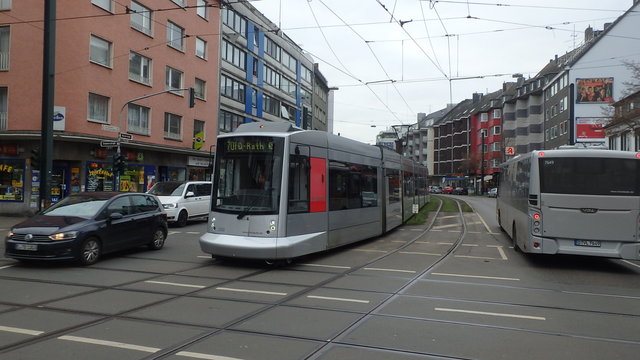 Foto van Rheinbahn NF10 2020 Tram door_gemaakt Perzik