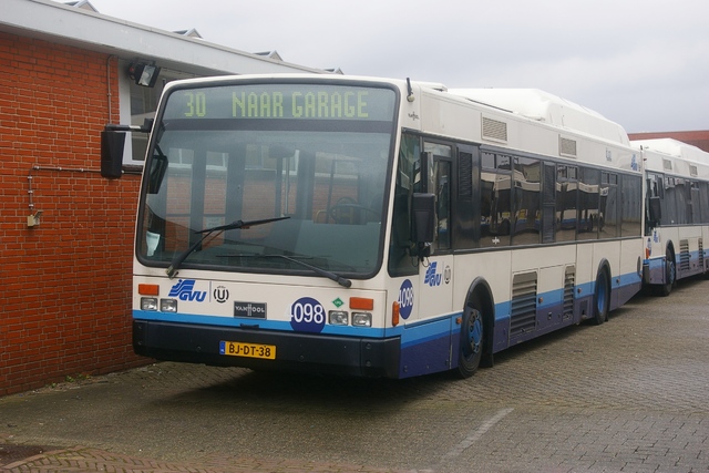 Foto van GVU Van Hool A300 LPG 4098 Standaardbus door wyke2207