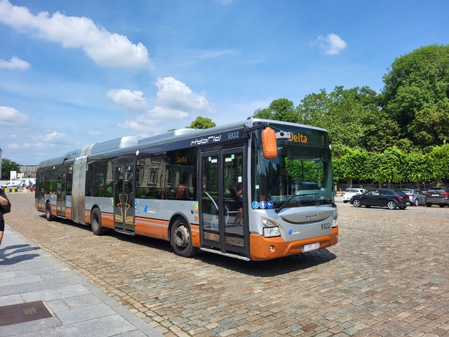 Foto van MIVB Iveco Urbanway 18 Hybrid 9322 Gelede bus door VoidecxOV