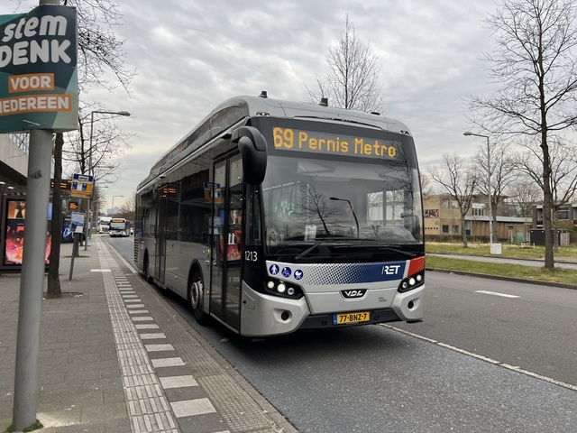Foto van RET VDL Citea SLE-120 Hybrid 1213 Standaardbus door_gemaakt Stadsbus