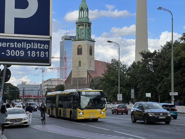 Foto van BVG Scania Citywide LFA 4765 Gelede bus door Stadsbus