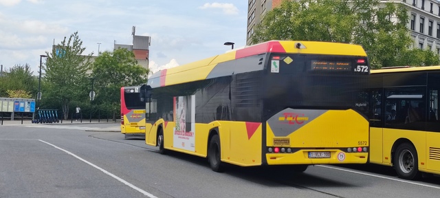 Foto van TEC Solaris Urbino 12 Hybrid 5572 Standaardbus door MHVentura