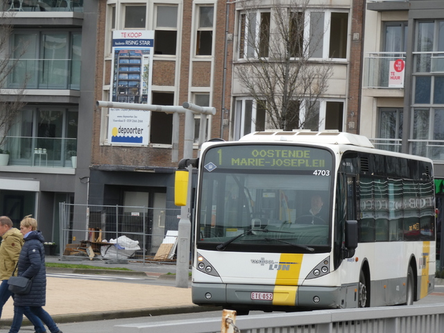 Foto van DeLijn Van Hool A309 4703 Midibus door_gemaakt Delijn821