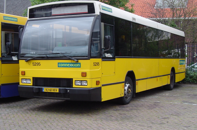 Foto van CXX Den Oudsten B88 5295 Standaardbus door wyke2207