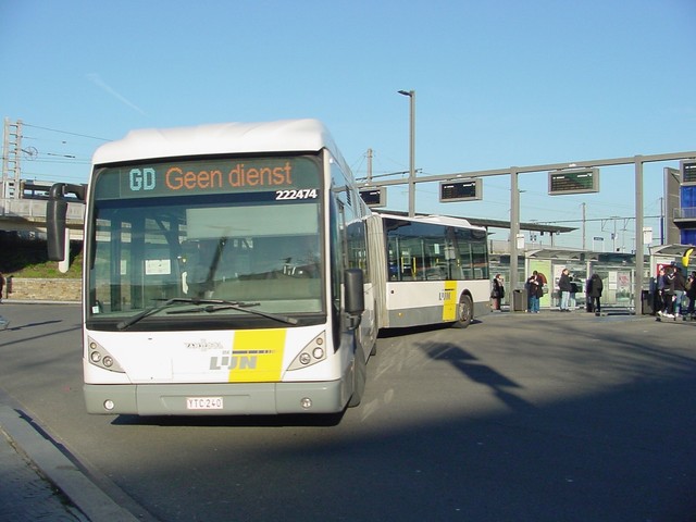 Foto van DeLijn Van Hool AG300 222474 Gelede bus door_gemaakt LLBRK