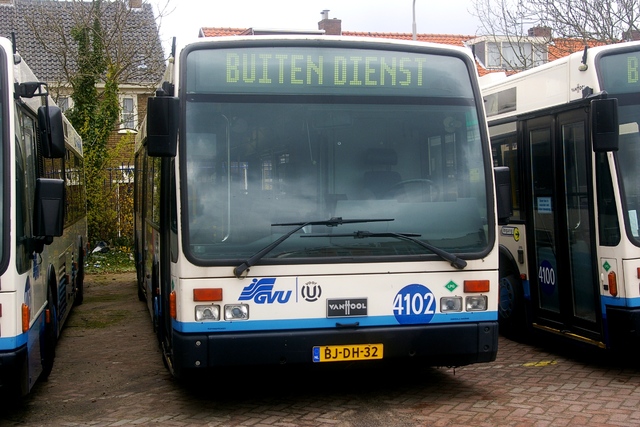 Foto van GVU Van Hool A300 LPG 4102 Standaardbus door wyke2207