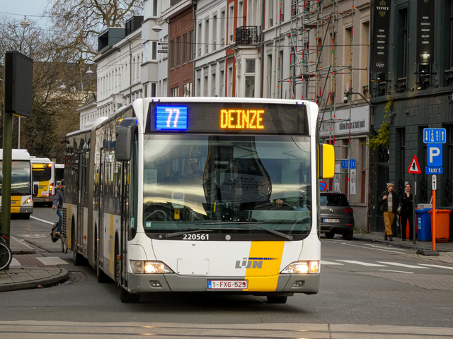 Foto van DeLijn Mercedes-Benz Citaro G 220561 Gelede bus door Delijn821