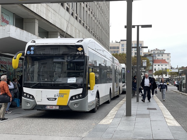 Foto van DeLijn VDL Citea SLFA-180 Hybrid 2753 Gelede bus door_gemaakt M48T