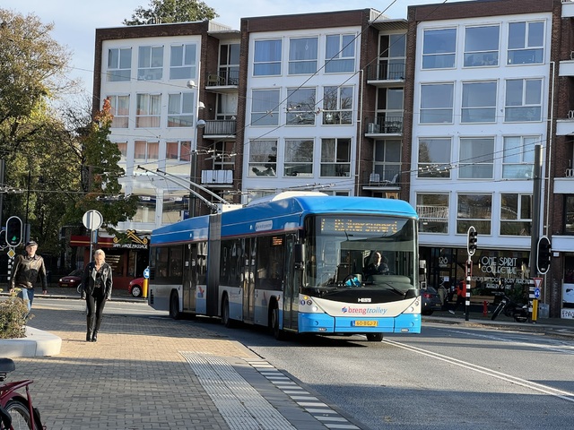 Foto van HER Hess Swisstrolley 5258 Gelede bus door_gemaakt Stadsbus