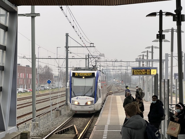 Foto van HTM RegioCitadis 4027 Tram door Stadsbus
