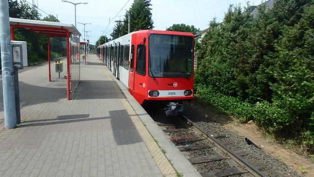 Foto van KVB Stadtbahnwagen B 2305 Tram door Perzik