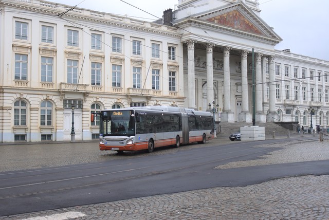 Foto van MIVB Iveco Urbanway 18 Hybrid 9287 Gelede bus door_gemaakt mauricehooikammer