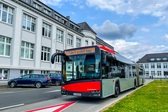 Foto van Rheinbahn Solaris Urbino 18 8665 Gelede bus door_gemaakt svanpoppel