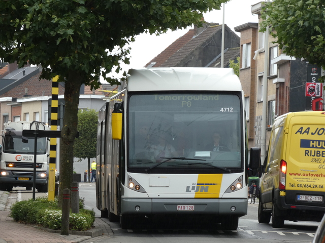 Foto van DeLijn Van Hool AG300 4712 Gelede bus door Delijn821