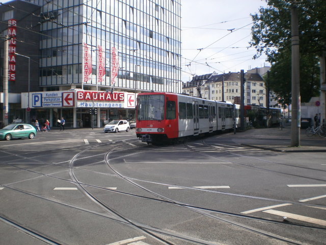Foto van KVB Stadtbahnwagen B 2330 Tram door_gemaakt Perzik
