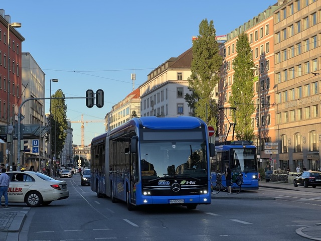 Foto van MVG Mercedes-Benz eCitaro G 5020 Gelede bus door Stadsbus