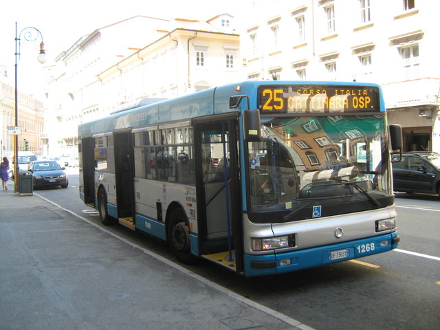 Foto van Trieste Iveco CityClass 1268 Standaardbus door wmbrands