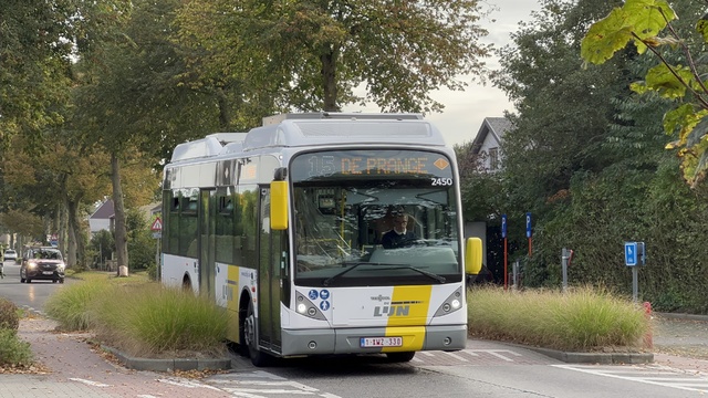 Foto van DeLijn Van Hool A309 Hybrid 2450 Midibus door Stadsbus