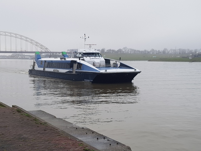 Foto van QBZ Waterbus 6702 Veerpont door treinspotter-Dordrecht-zuid