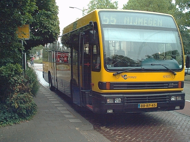 Foto van HER Den Oudsten B89 4905 Standaardbus door ZO1991