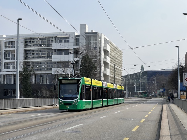 Foto van BVB Siemens Combino 328 Tram door_gemaakt Stadsbus
