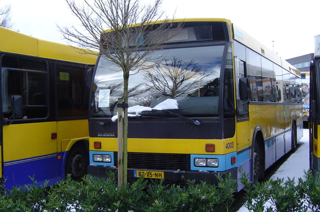 Foto van CXX Den Oudsten B88 4003 Standaardbus door wyke2207