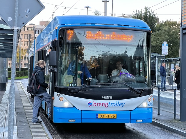 Foto van HER Hess Swisstrolley 5242 Gelede bus door_gemaakt Stadsbus