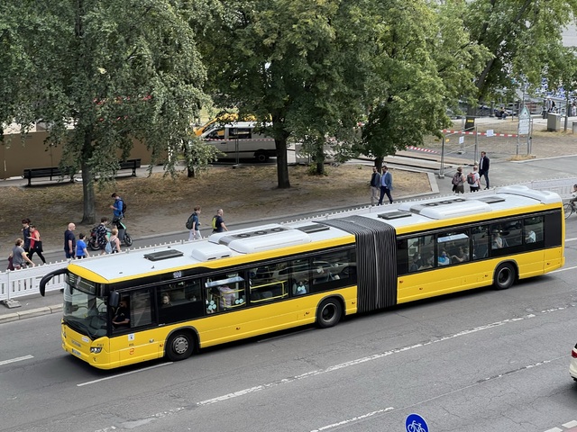 Foto van BVG Scania Citywide LFA 4587 Gelede bus door_gemaakt Stadsbus