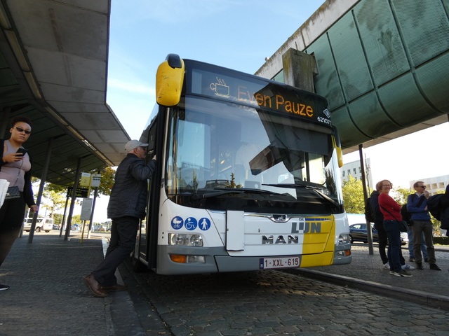 Foto van  Van Hool A360  Standaardbus door Delijn821