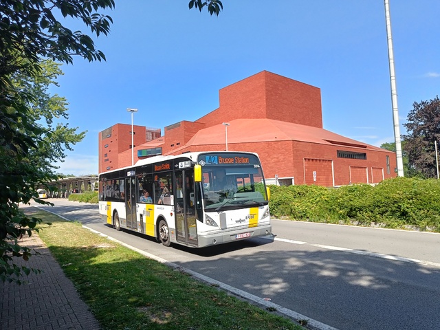 Foto van DeLijn Van Hool A360 5516 Standaardbus door BusfanTom