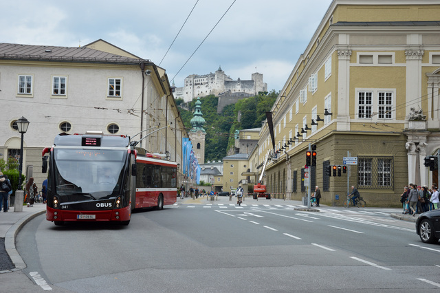 Foto van Salzburg Solaris Trollino 18 341 Gelede bus door_gemaakt Pakjesboot12