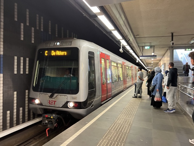 Foto van RET MG2/1 5311 Metro door Stadsbus