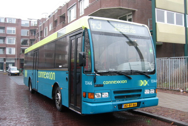 Foto van CXX Berkhof 2000NL 1044 Standaardbus door wyke2207